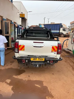 Toyota Hilux 2016 White