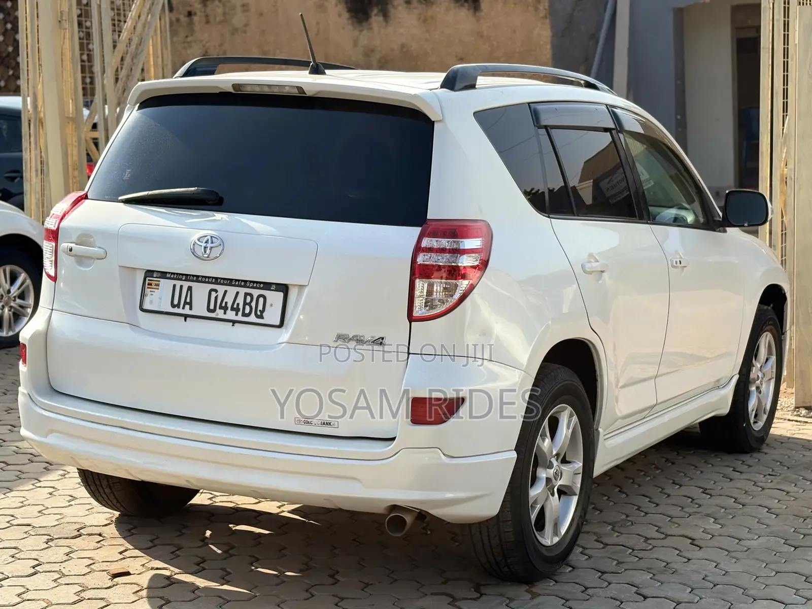 Toyota RAV4 2012 White