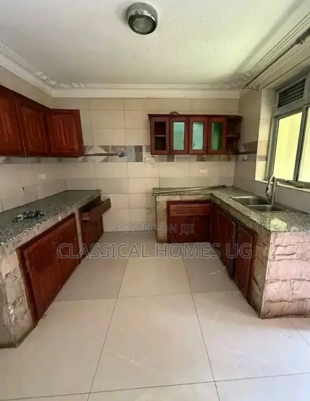 3bdrm Apartment in Komamboga, Central Division for rent