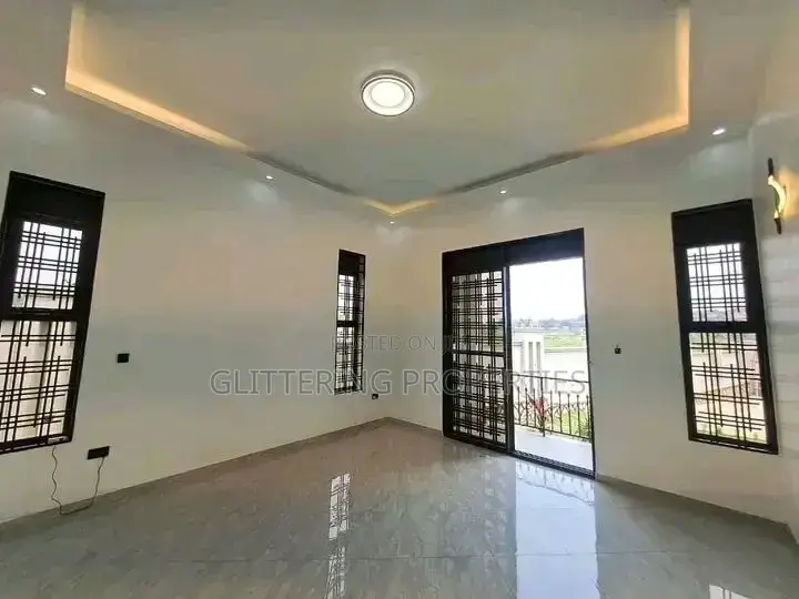 4bdrm Bungalow in Makindye, Central Division for rent