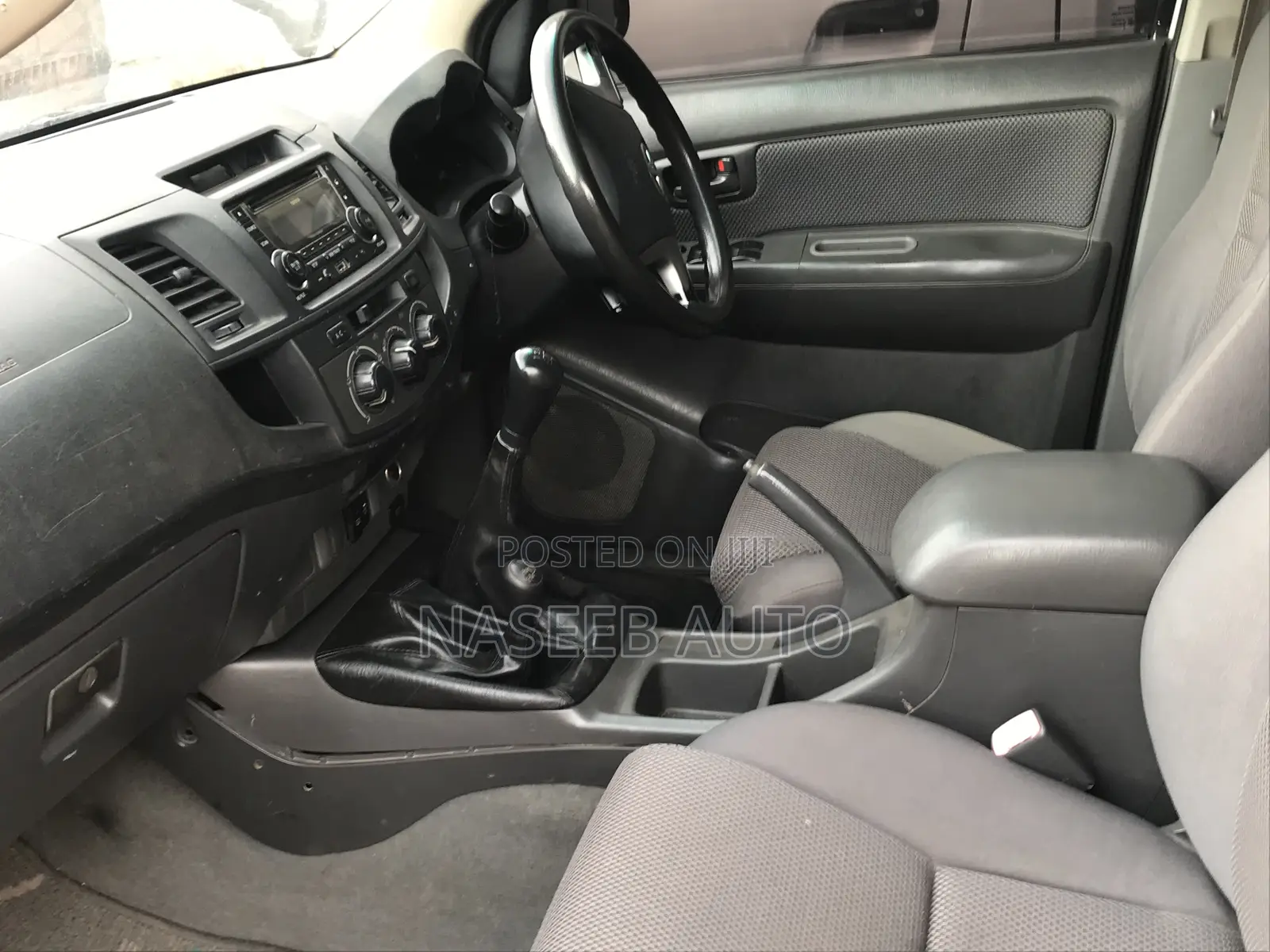 Toyota Hilux 2013 White