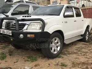 Toyota Hilux 2013 White