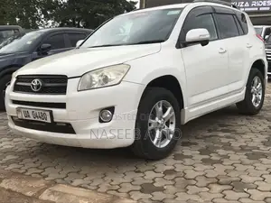 Toyota RAV4 2010 White