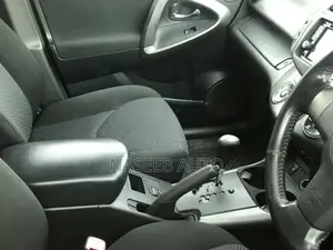 Toyota RAV4 2010 White