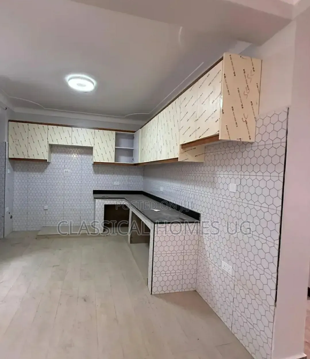 3bdrm Apartment in Komamboga, Central Division for rent