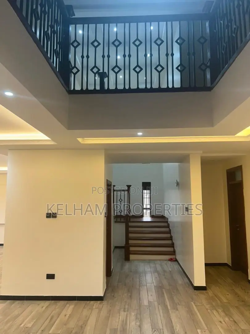 Furnished 6bdrm Duplex in Entebbe Seguku, Central Division for rent