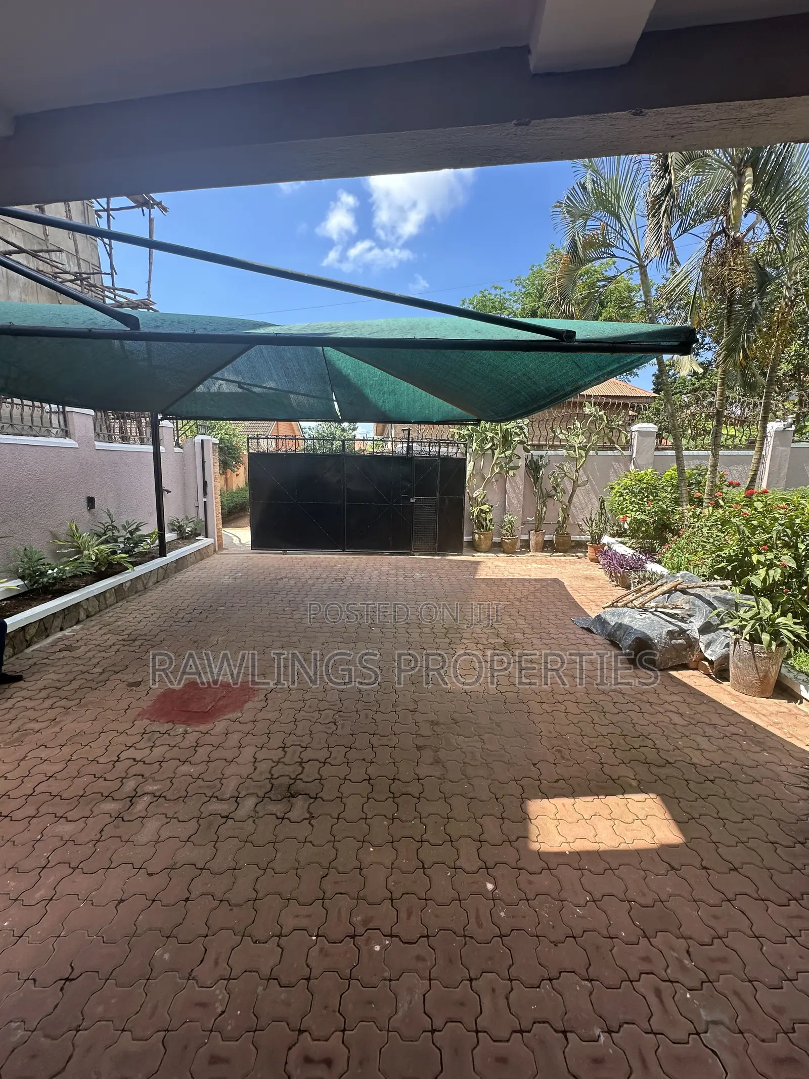 4bdrm Bungalow in Buziga, Makindye for sale