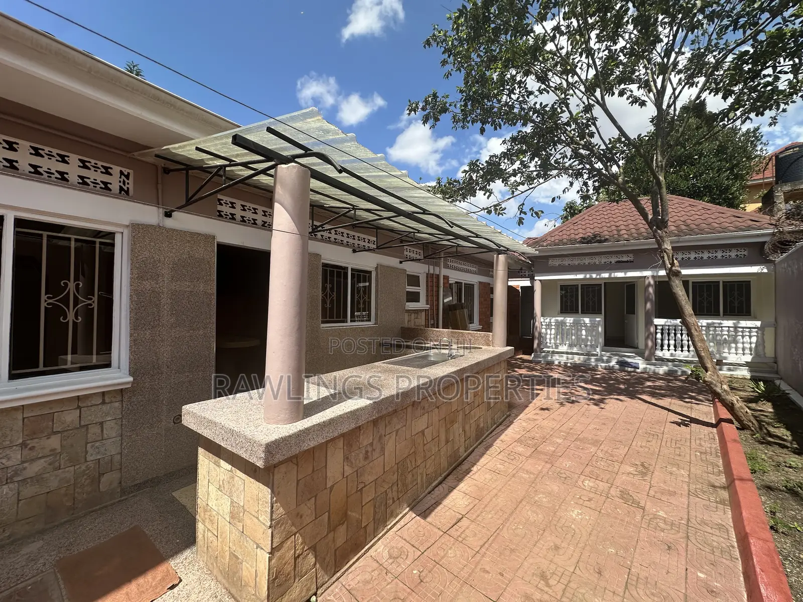 4bdrm Bungalow in Buziga, Makindye for sale