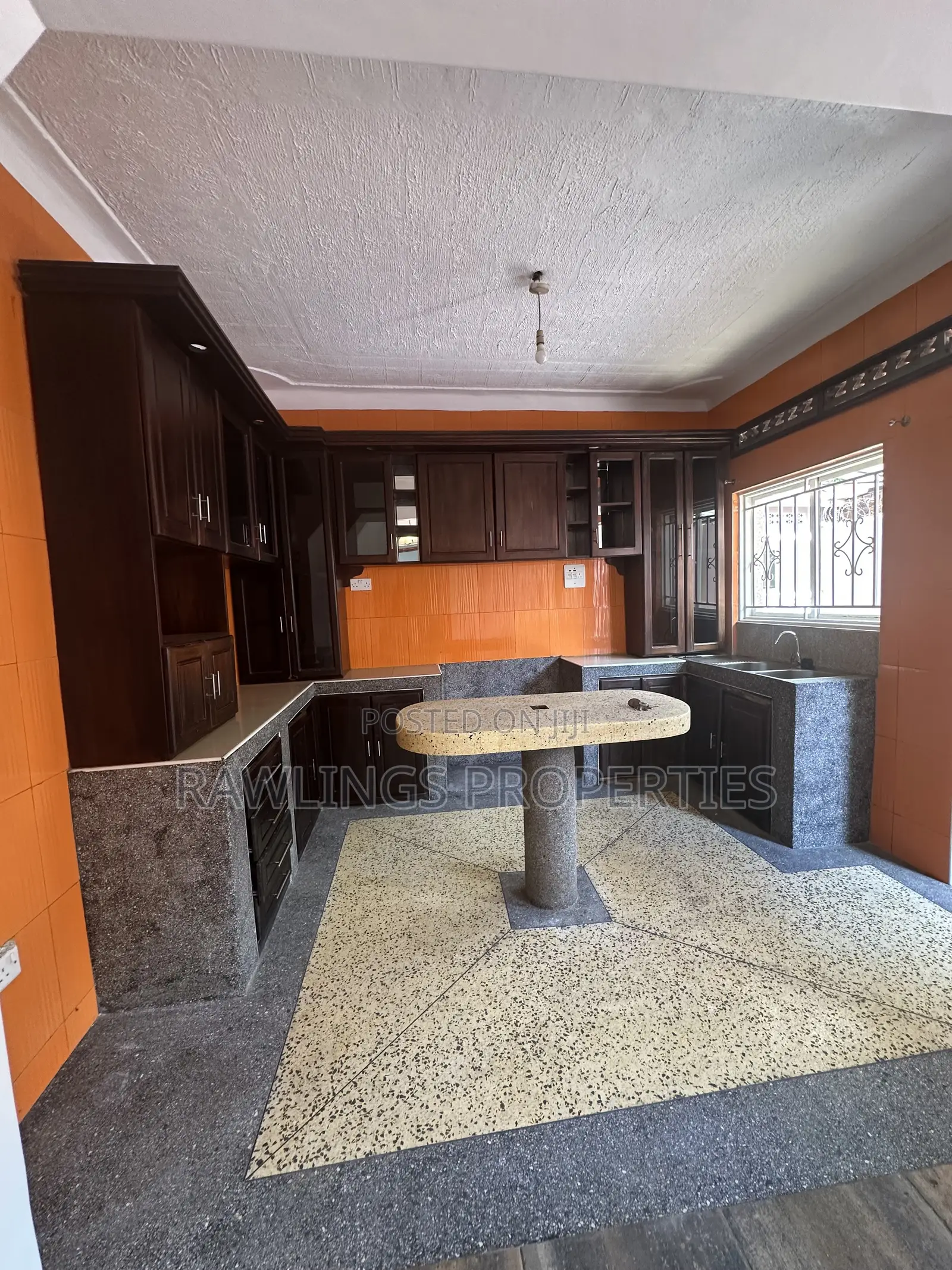 4bdrm Bungalow in Buziga, Makindye for sale