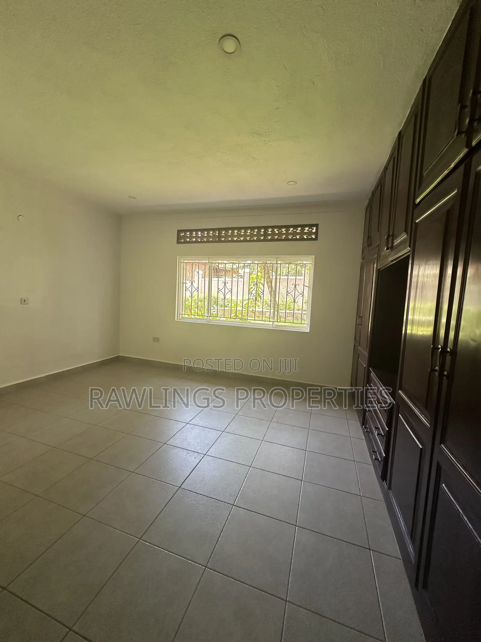 4bdrm Bungalow in Buziga, Makindye for sale