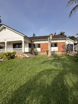 4bdrm Bungalow in Muyenga, Makindye for sale
