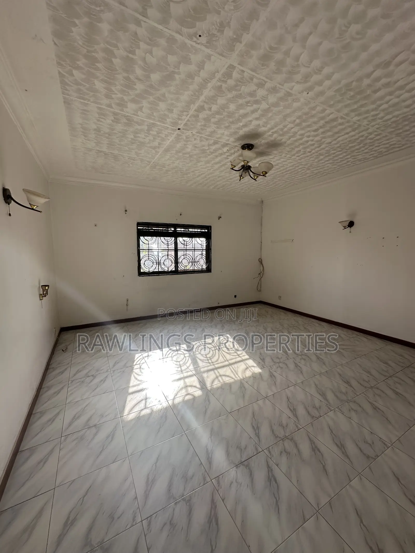 4bdrm Bungalow in Muyenga, Makindye for sale