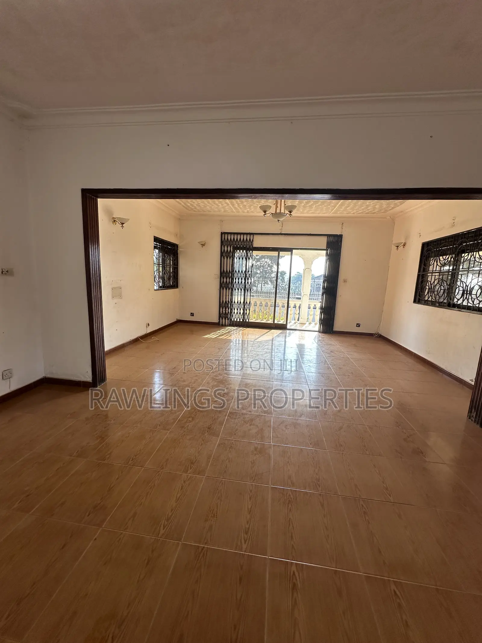 4bdrm Bungalow in Muyenga, Makindye for sale