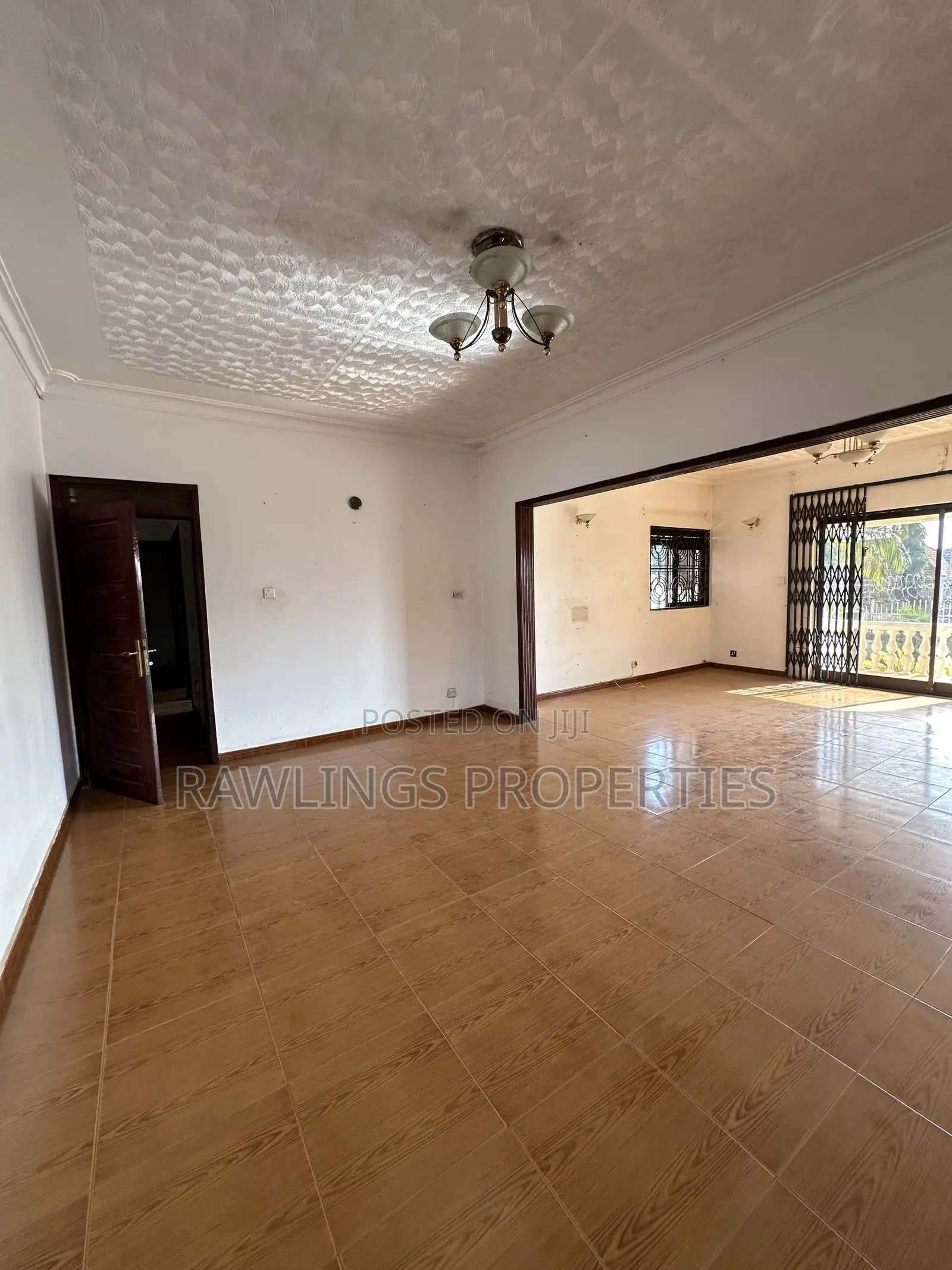 4bdrm Bungalow in Muyenga, Makindye for sale