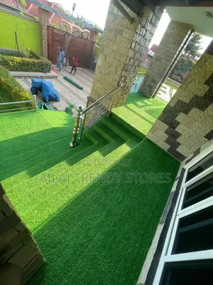 Artificial Grass on Podium, Ladders Per Square Metre