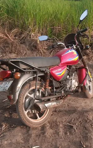 Bajaj CT 125X 2023 Red