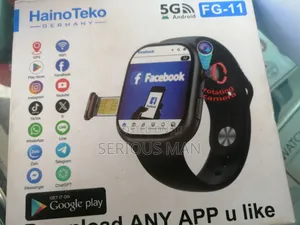 Smartwatch Featuring a Rotating Camera and a Dedicated Sim Card Slot.