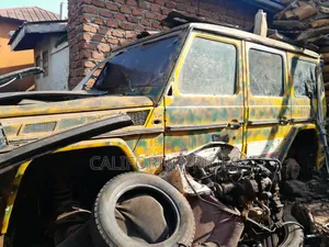 Mercedes-Benz G-Class 1998 Yellow
