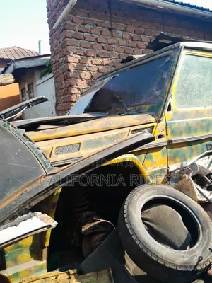 Mercedes-Benz G-Class 1998 Yellow