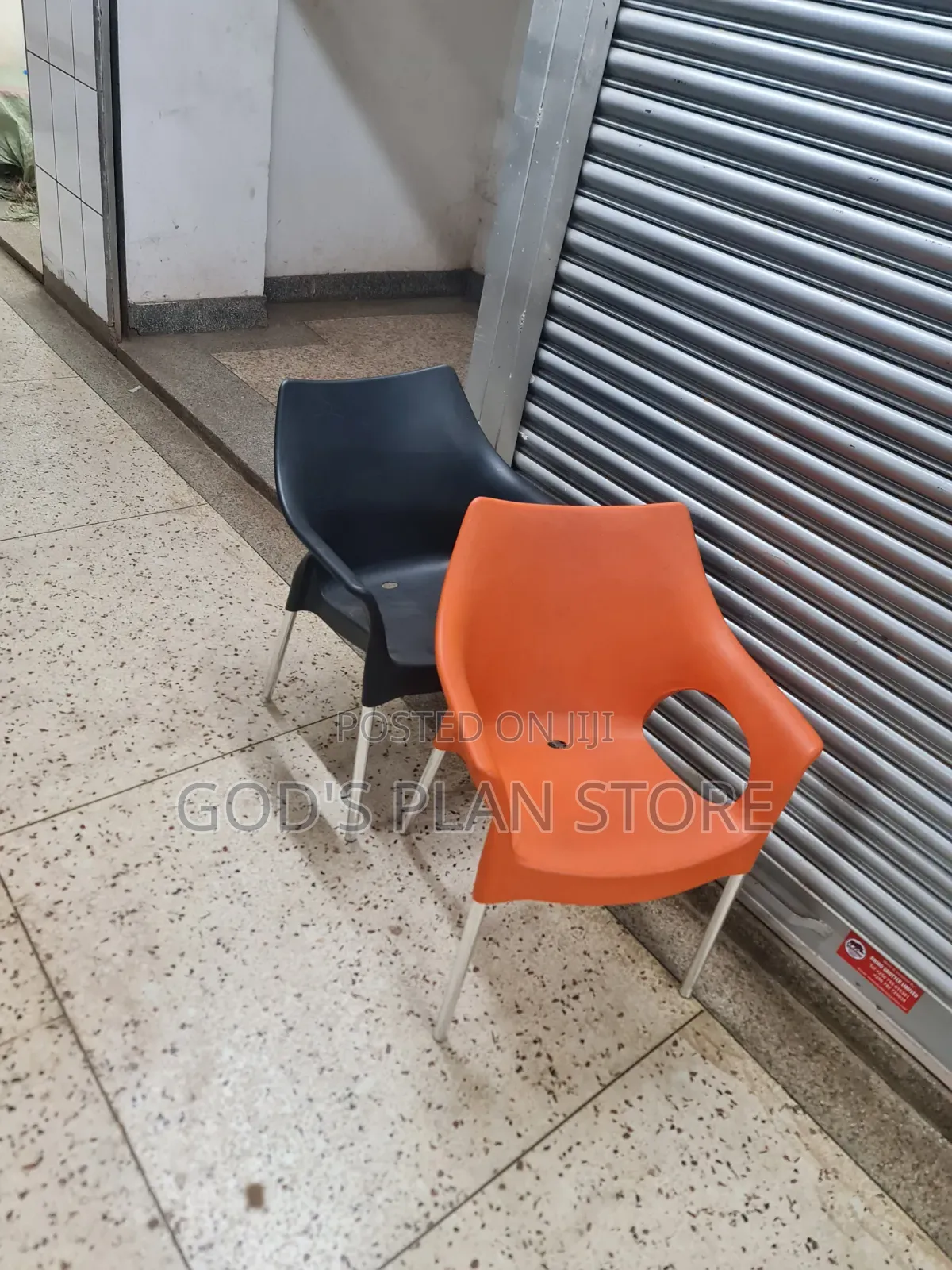 Siliver Stands (Legs) Plastic Chairs Plastic Chairs