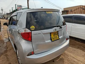 Toyota Ractis 2011 Silver