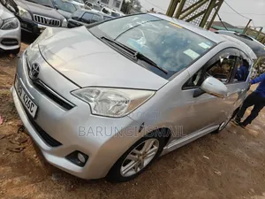 Toyota Ractis 2011 Silver