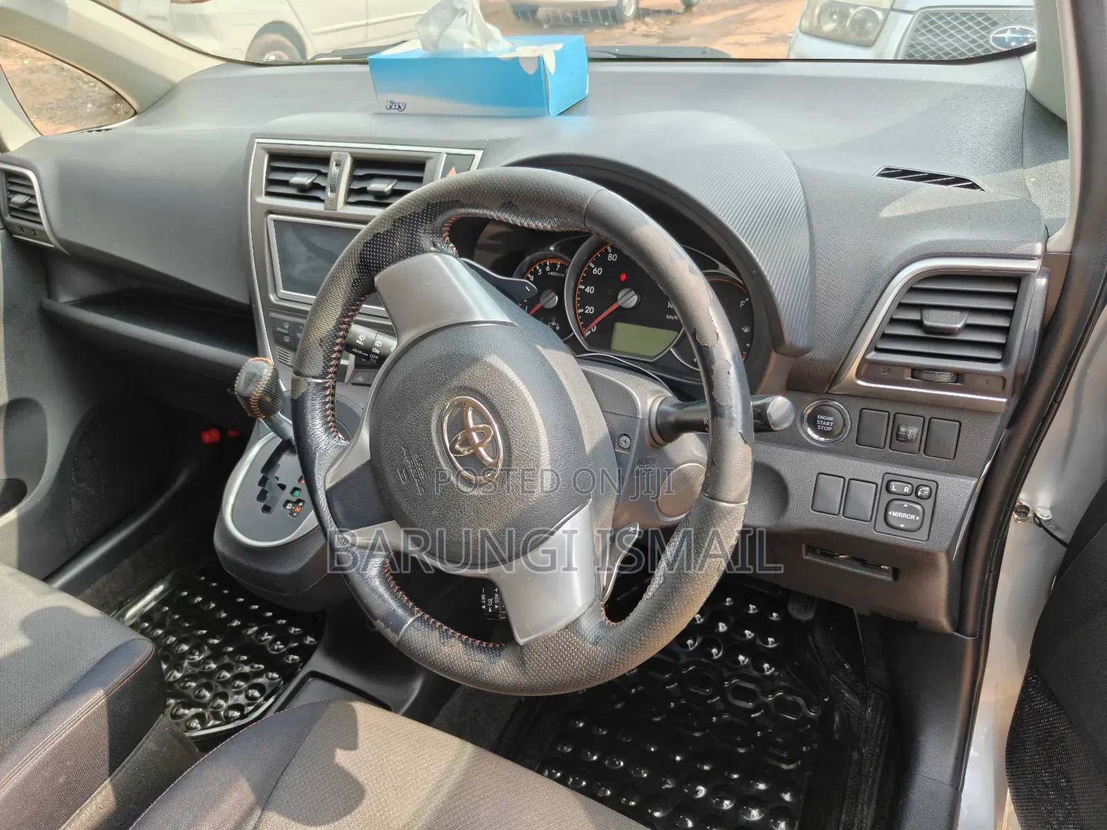 Toyota Ractis 2011 Silver