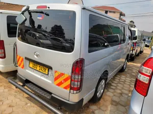 Toyota HiAce 2012 Silver