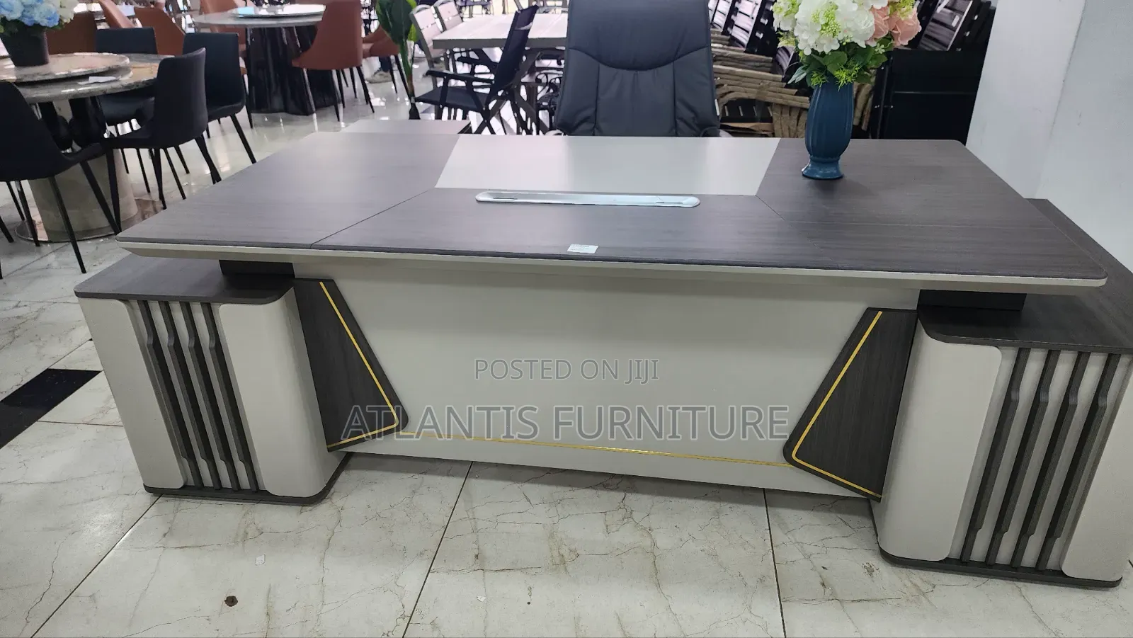 Executive Workers Desk With Chair