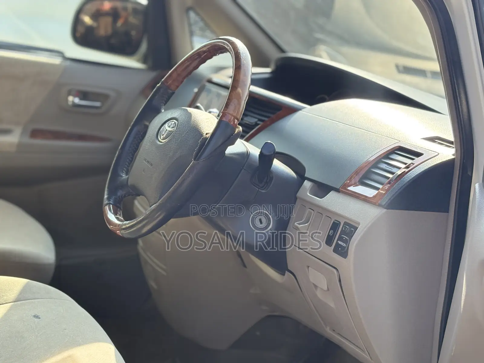 Toyota Noah 2.0 158hp FWD (7 Seater) 2007 White