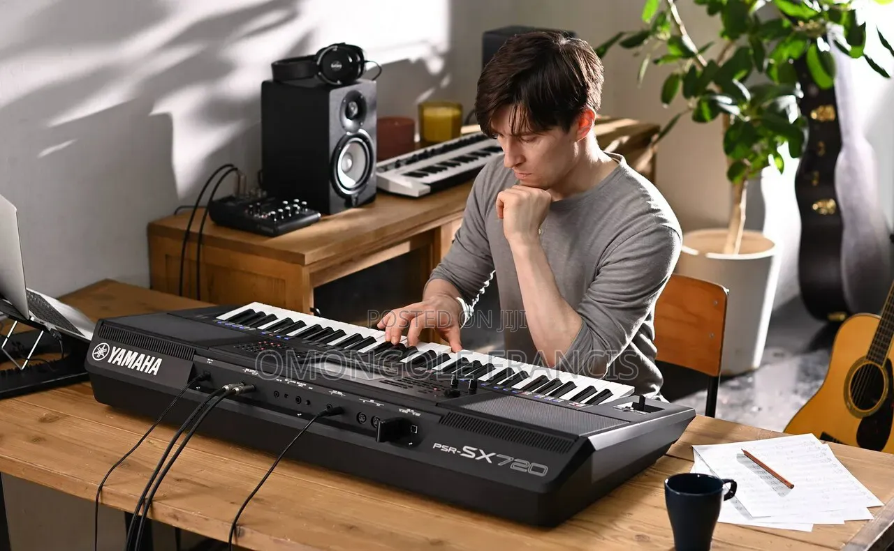 For Sell :Brand New Yamaha PSR Sx920 at Allow Price