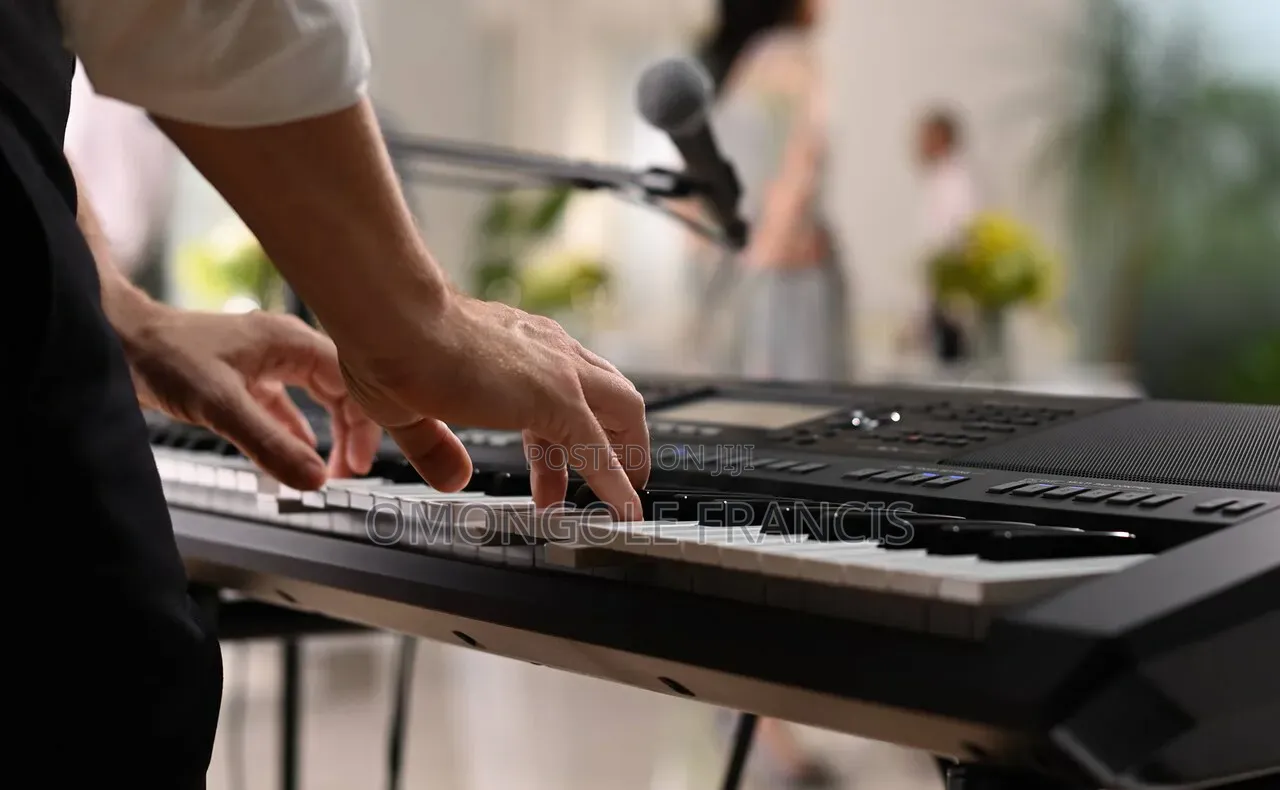 For Sell :Brand New Yamaha PSR Sx920 at Allow Price