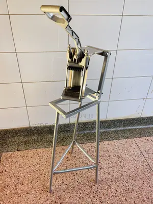 Reliable Solid Stainless Food Chopper With Astand