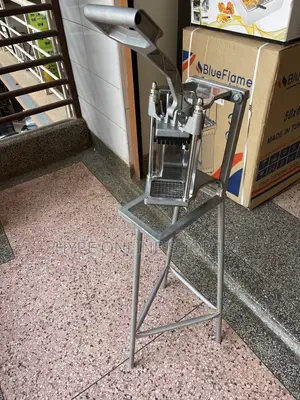 Reliable Solid Stainless Food Chopper With Astand