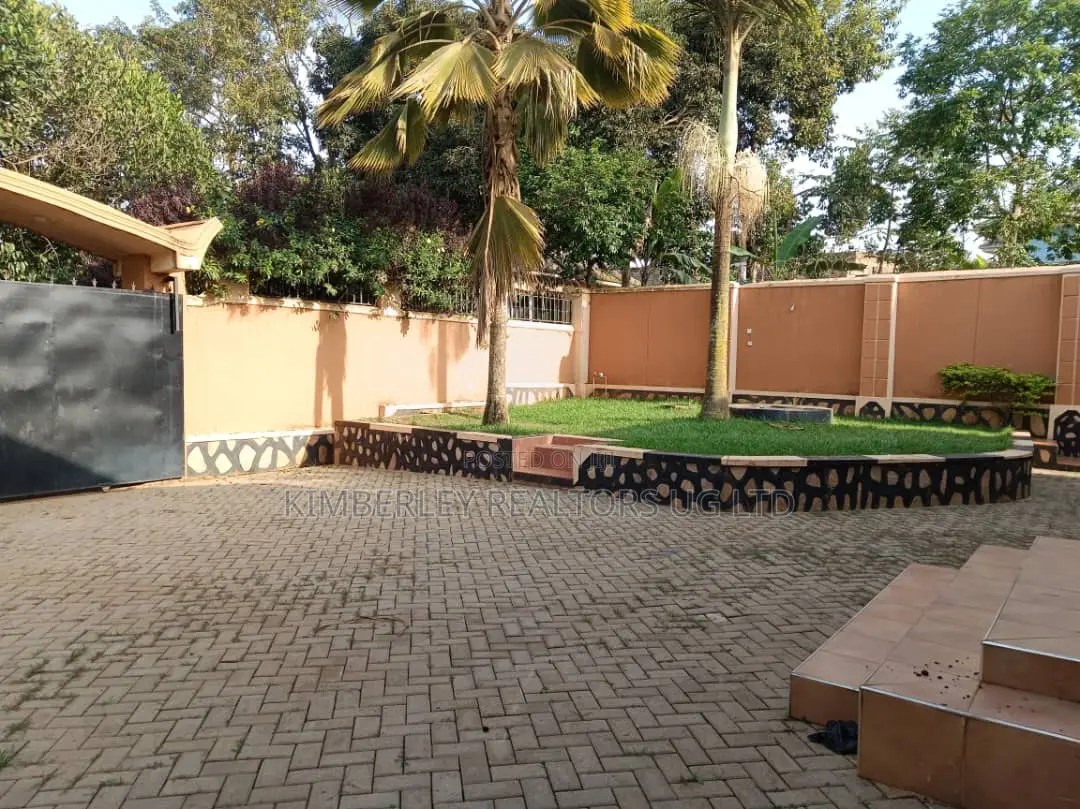 3bdrm Bungalow in Seeta-Namuganga for sale