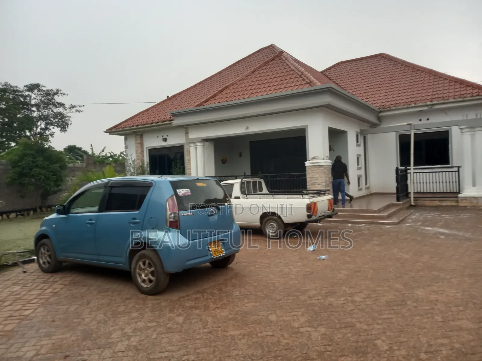Furnished 4bdrm House in Kira for sale