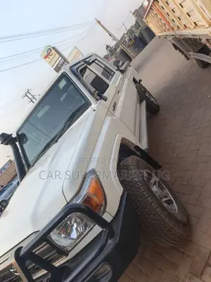 Toyota Land Cruiser 2019 White