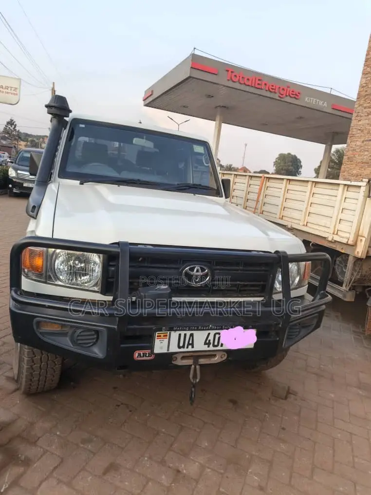 Toyota Land Cruiser 2019 White