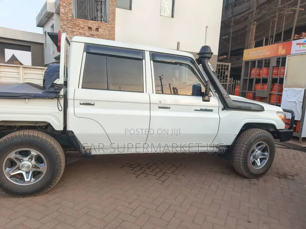Toyota Land Cruiser 2019 White