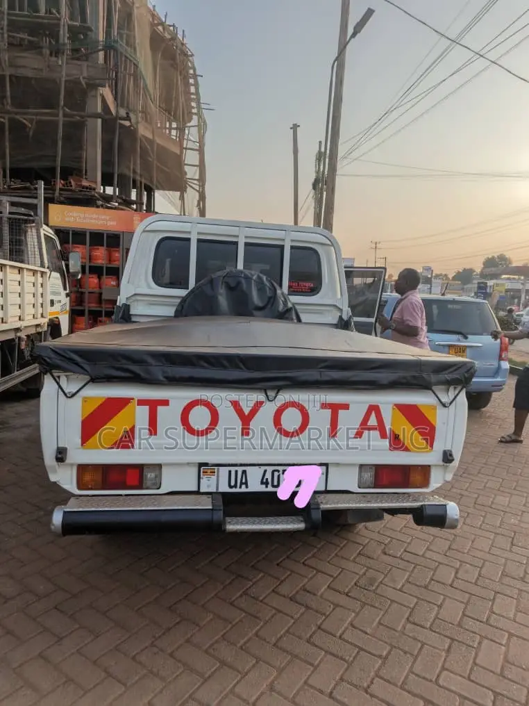 Toyota Land Cruiser 2019 White