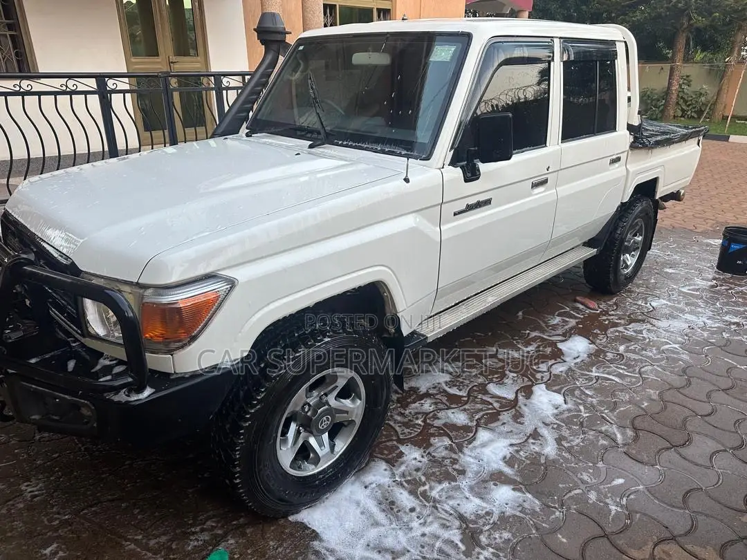 Toyota Land Cruiser 2019 White