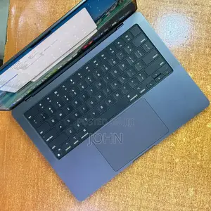 Laptop Apple MacBook Pro 2024 M3 Max 36GB Apple M3 Max SSHD (Hybrid) 1T