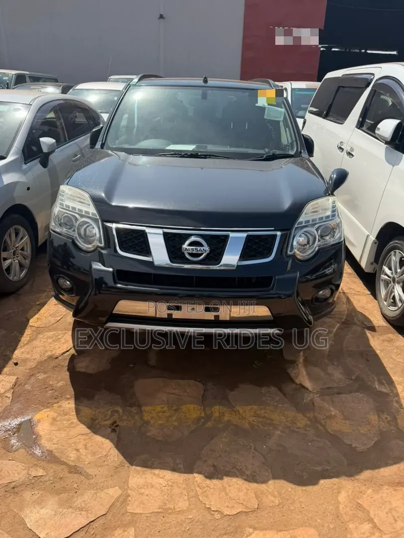 Nissan X-Trail 2.0 Petrol FWD 2013 Black
