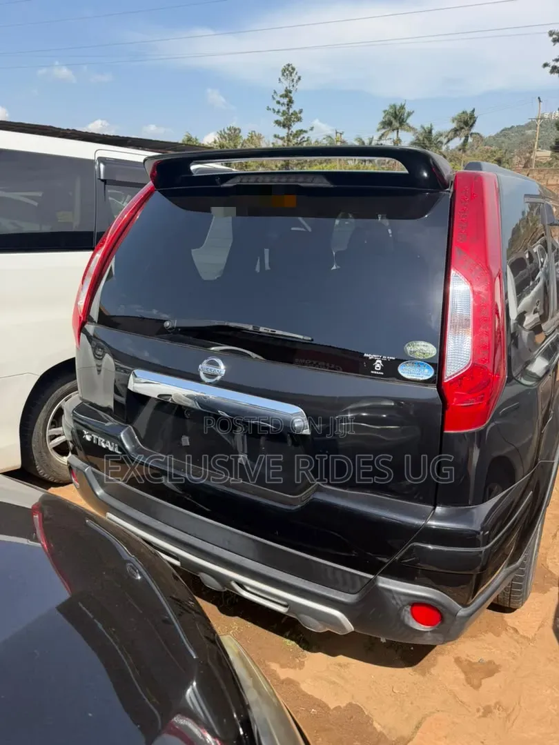 Nissan X-Trail 2.0 Petrol FWD 2013 Black