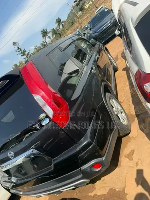 Nissan X-Trail 2.0 Petrol FWD 2013 Black