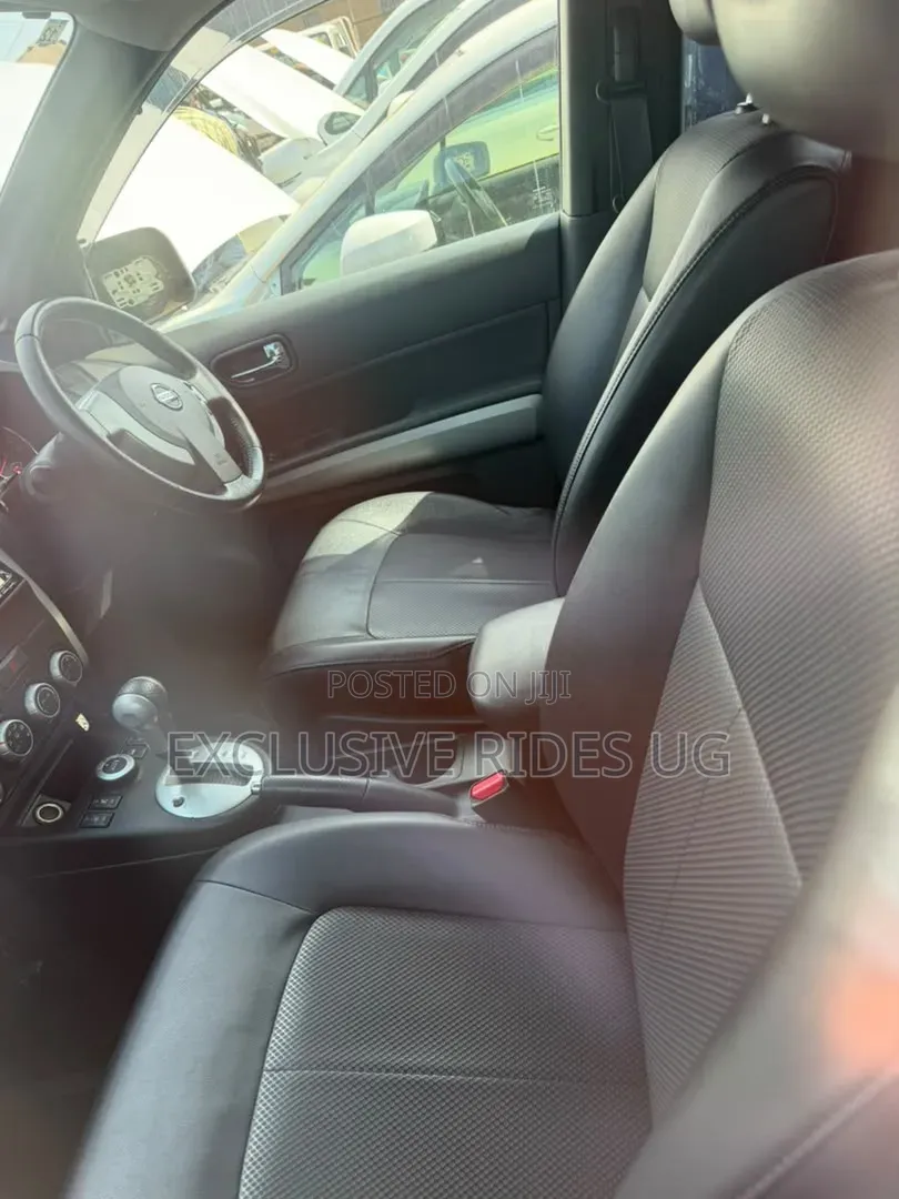 Nissan X-Trail 2.0 Petrol FWD 2013 Black