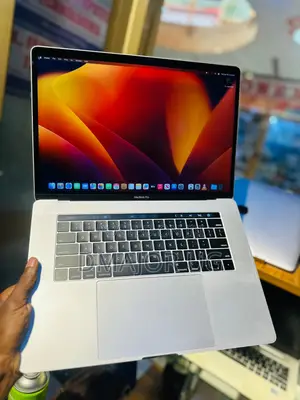 Laptop Apple MacBook Pro 2017 16GB Intel Core i7 SSD 256GB