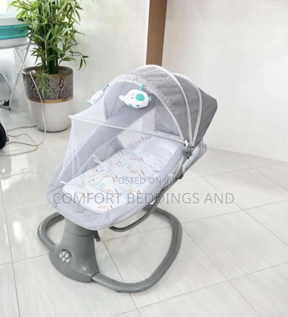 Electric Baby Swing / Masterla Green