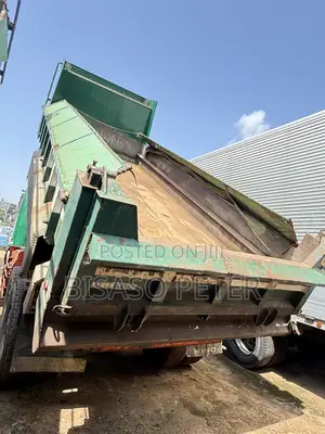 Isuzu Dumper