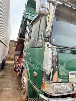 Isuzu Dumper